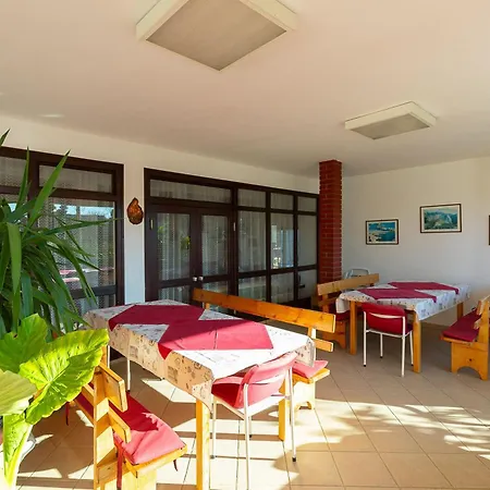 Apartment Tinka, No 2 Starigrad Paklenica